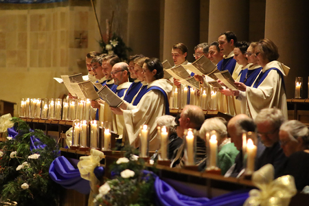 Services of Advent Lessons &amp; Carols
